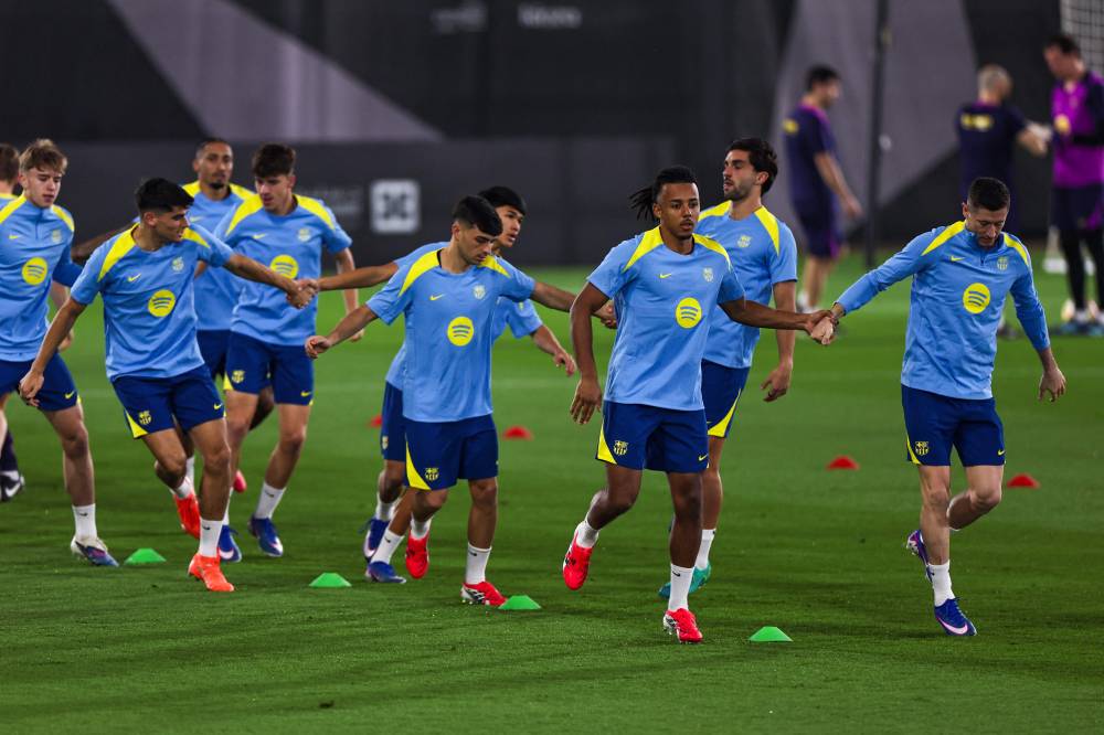 برشلونة يواجه اتلتيك بلباو في أولى سهرات السوبر الإسباني