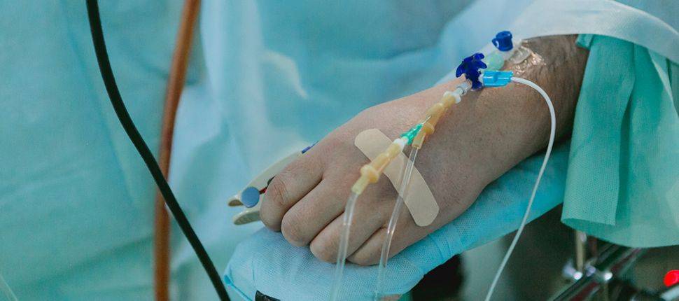 أمريكي يعاني تغير اللغة بعد كل جراحة