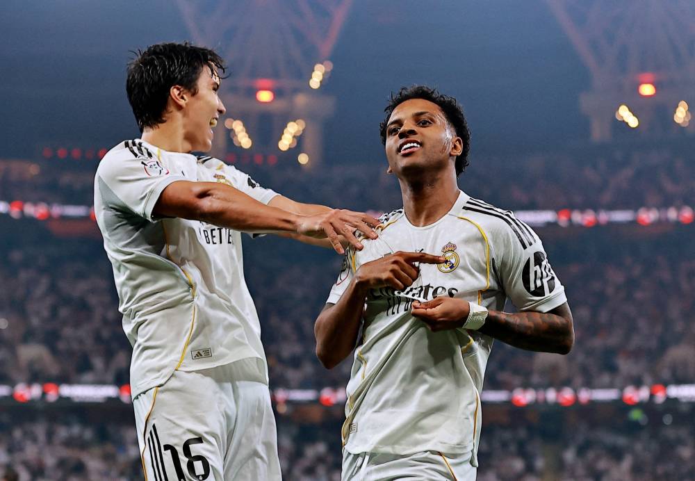 «كلاسيكو» سوبر بين الريال وبرشلونة