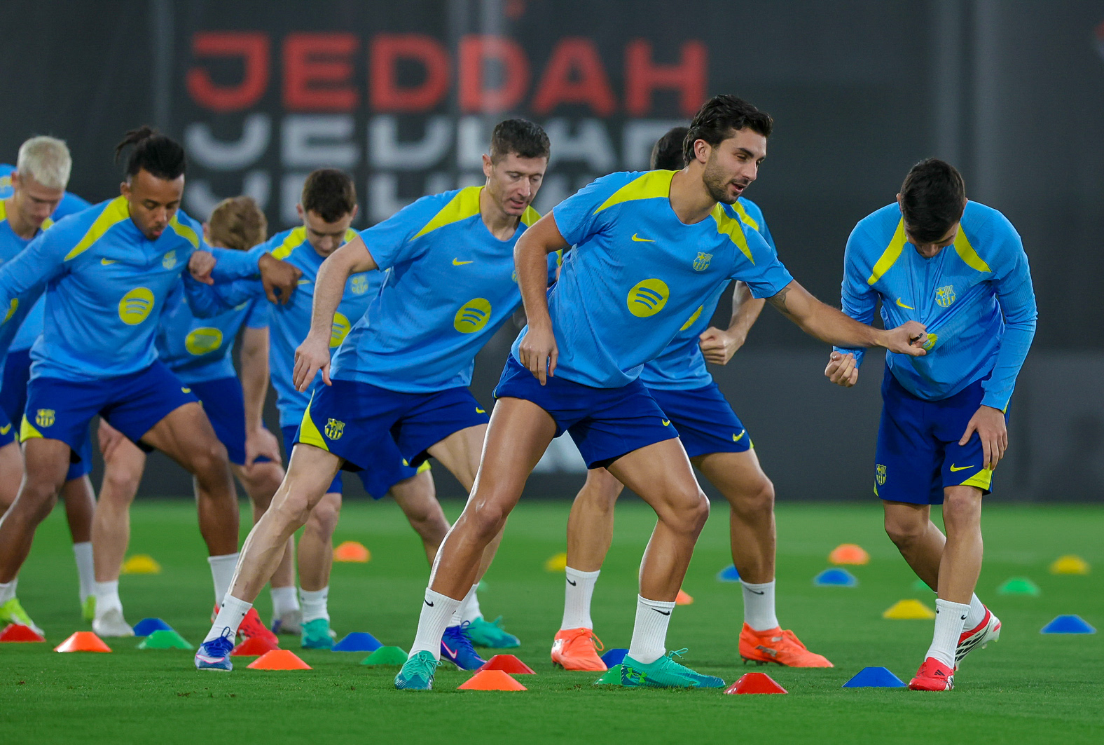 موقعة ثأرية جديدة بين برشلونة والريال على مسرح الجوهرة المشعة