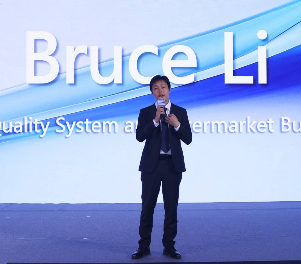 مركز يدعم مبادرات الطاقة النظيفة