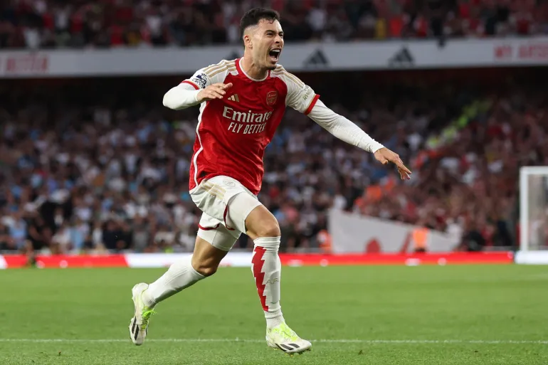 مارتينيلي يقود أرسنال للفوز برباعية على بورتسموث في كأس إنجلترا