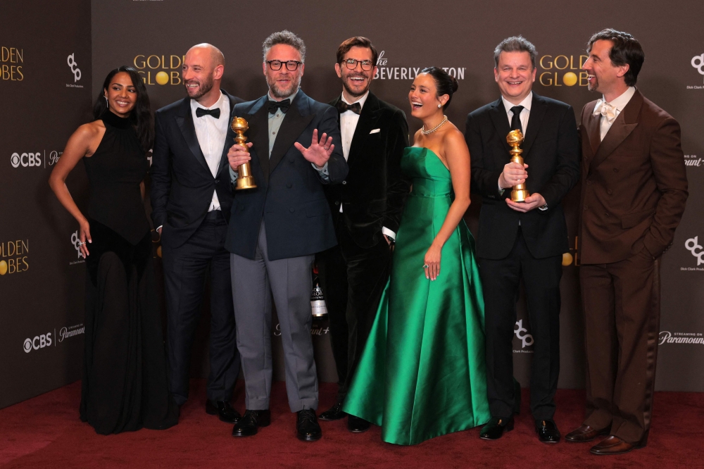 فريق فيلم ذا ستوديوز يحتفل بجوائزه