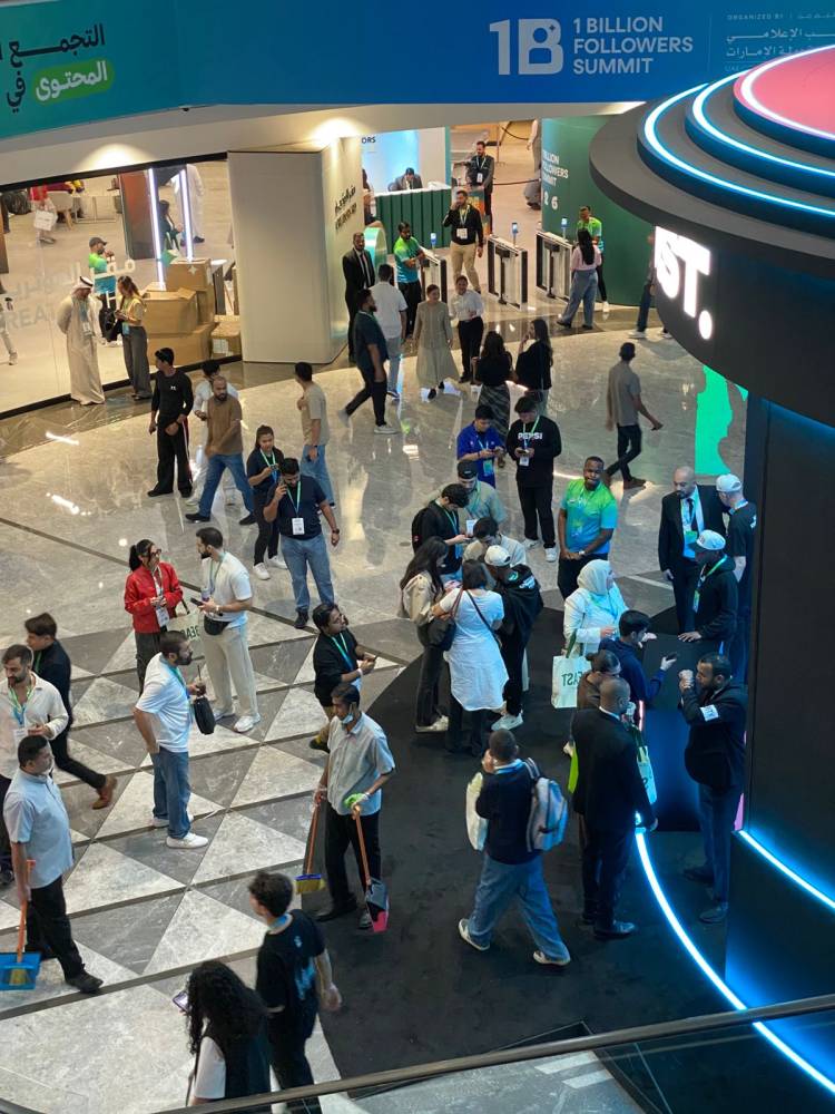 خوارزميات المنصات الرقمية تكافئ المحتوى المثير