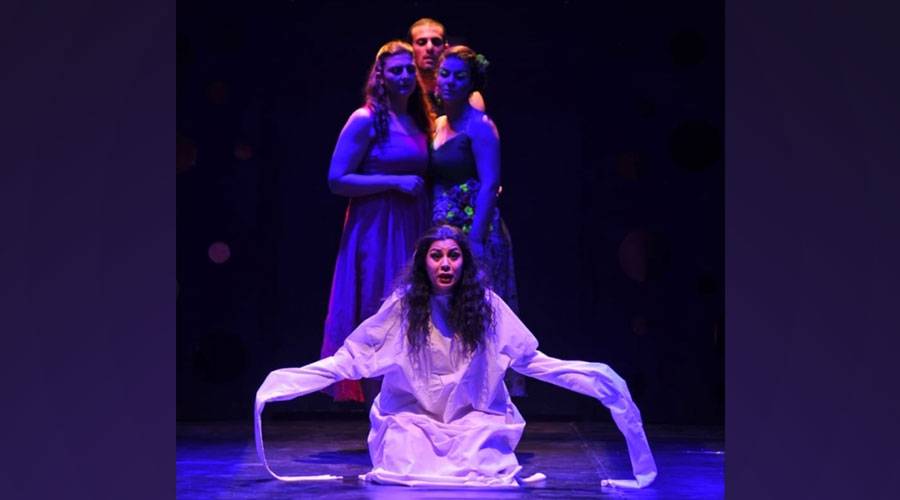 عروض تلامس جروح الذاكرة الجماعية في مهرجان المسرح العربي