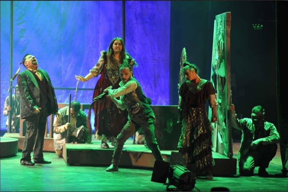 جانب من عرض «من زاوية أخرى»