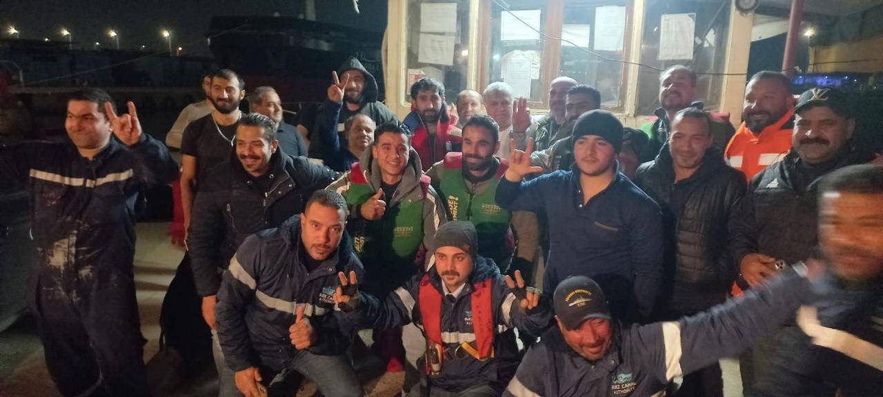 إنقاذ طاقم سفينة الملح التركية في بورسعيد