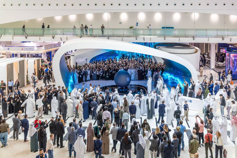 «قمة طاقة المستقبل» ترسم خريطة طريق ل «عالم صديق للبيئة»