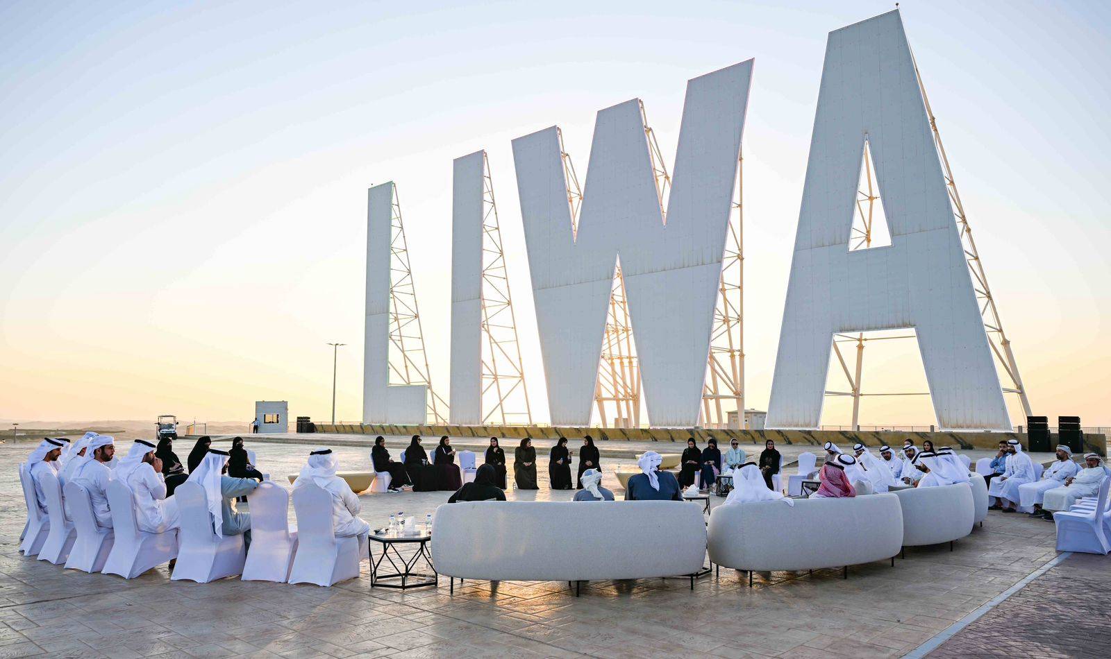 ملتقى الظفرة المجتمعي يرسّخ مبدأ «التواصل المباشر» 