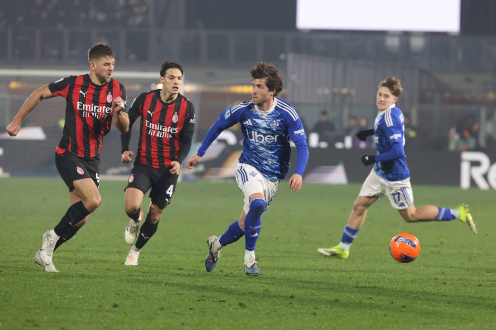 فوز بنكهة فرنسية لميلان