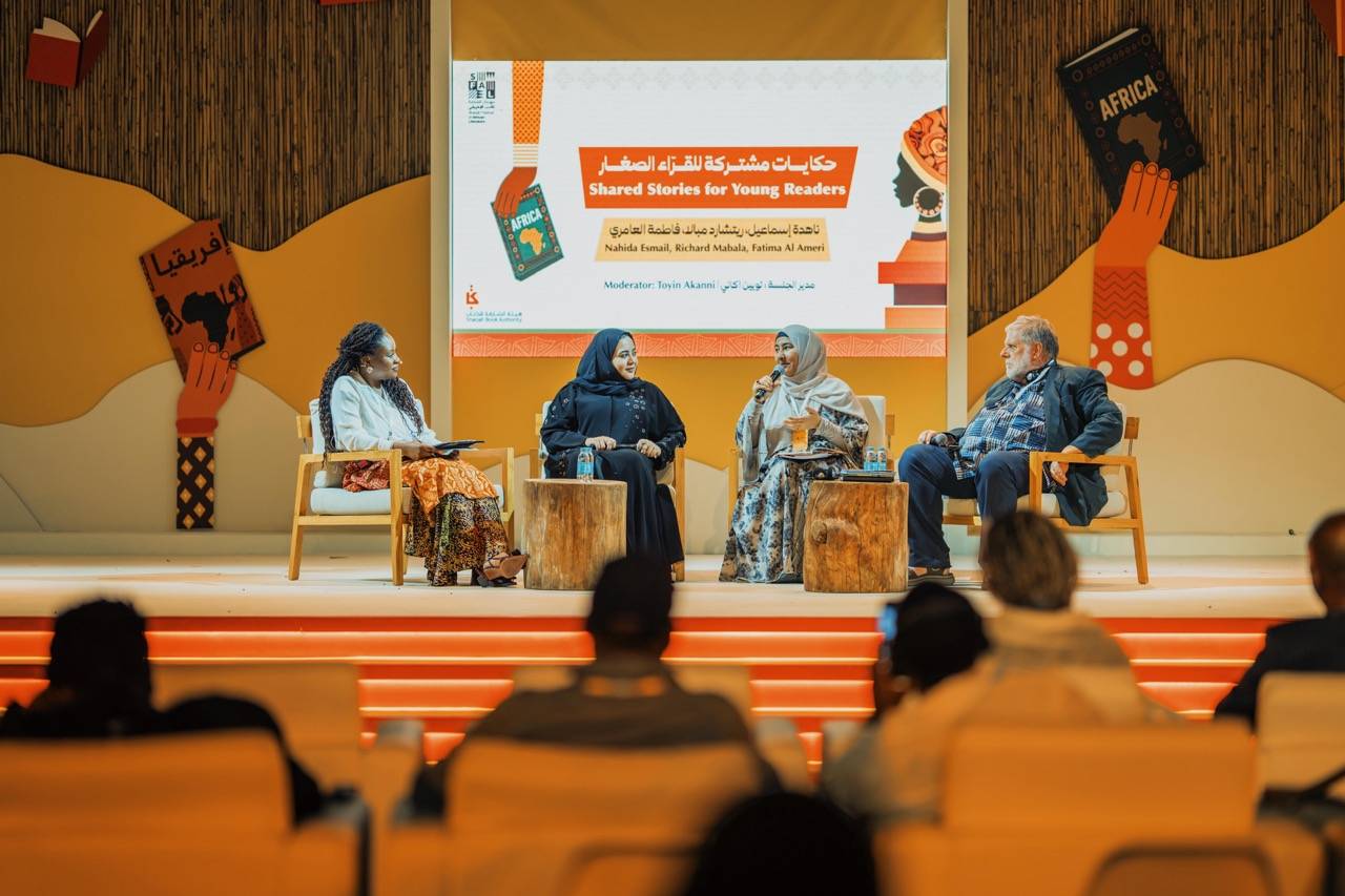 خلال جلسة حوارية بعنوان «حكايات مشتركة للقرّاء الصغار»