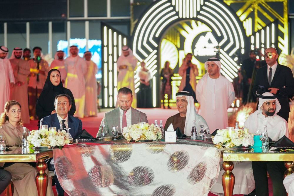 سعود بن صقر يتوسط محمد بن حميد وماكس تابينر ورائد برقاوي 