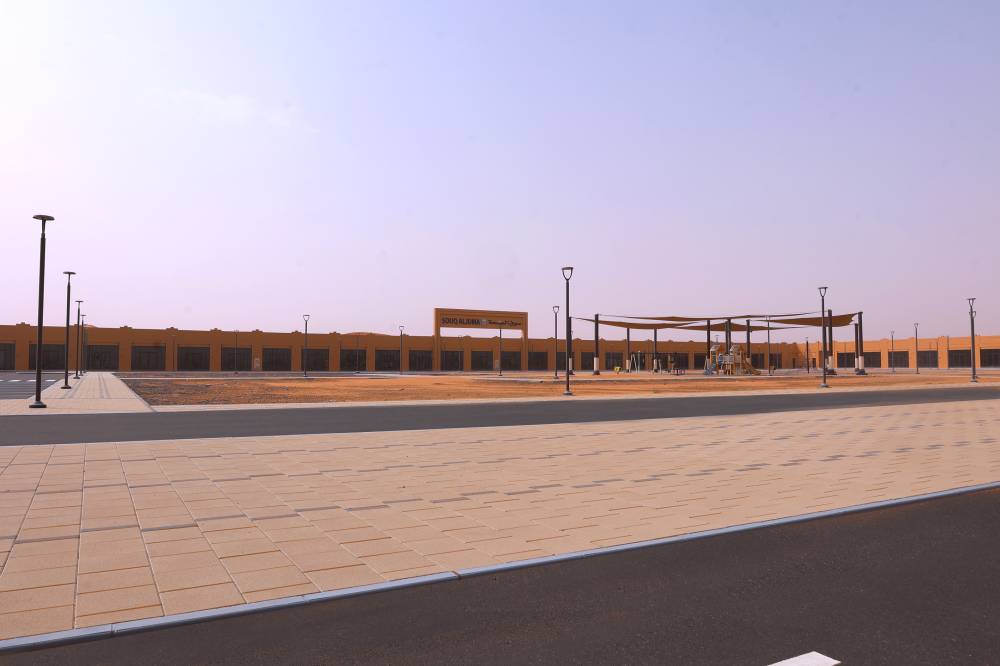 سوق الجمعة في المدام.. ركيزة في خطط تطوير المنطقة الوسطى