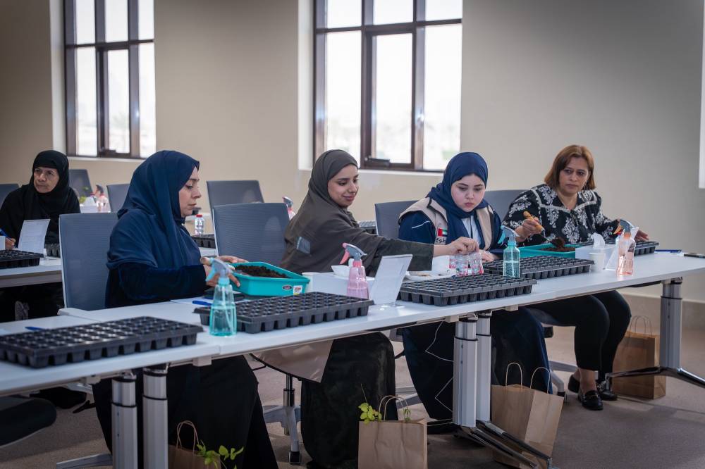 «سيدات أعمال عجمان» يشجع عضواته على الزراعة المنزلية المستدامة