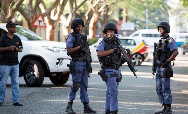 مقتل 11 طالباً إثر حادث مروري في جنوب إفريقيا