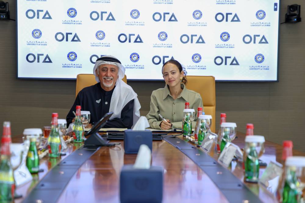 «جامعة دبي» و«ORA» تعزّزان توظيف الطلبة والتعاون مع القطاع الصناعي