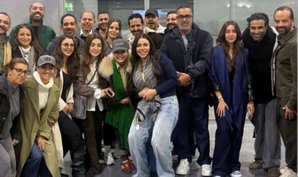 حقيقة عودة أحمد فهمي وهنا الزاهد.. صورة المطار تشعل منصات التواصل وتثير الجدل