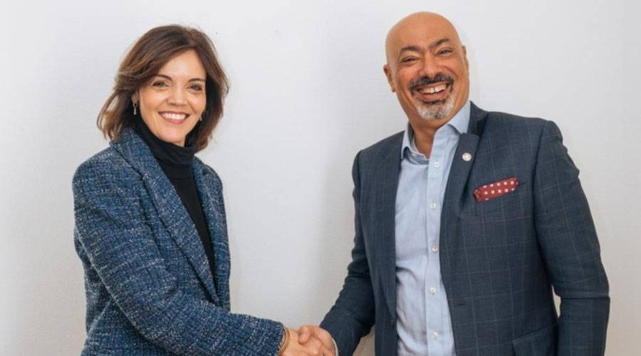 «إي آند» تتبنى حلول الذكاء الاصطناعي الوكيل من «آي بي إم»