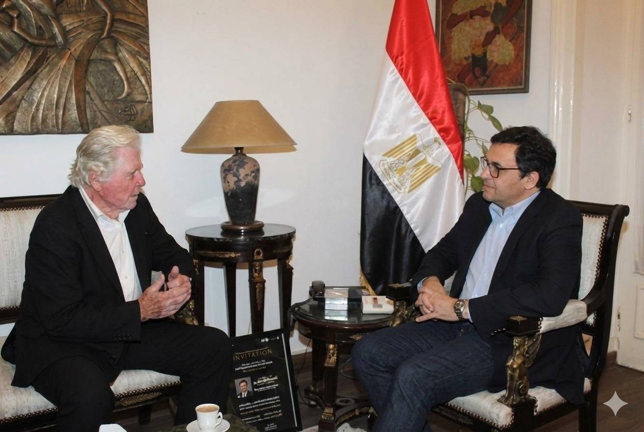 هنو وحسين فهمي يبحثان استعدادات مهرجان القاهرة السينمائي