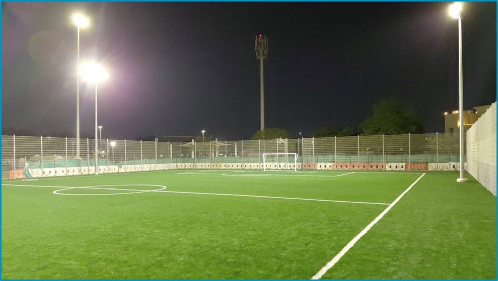 بلدية أبوظبي تطوّر «ملعب الاحتراف» في الشامخة