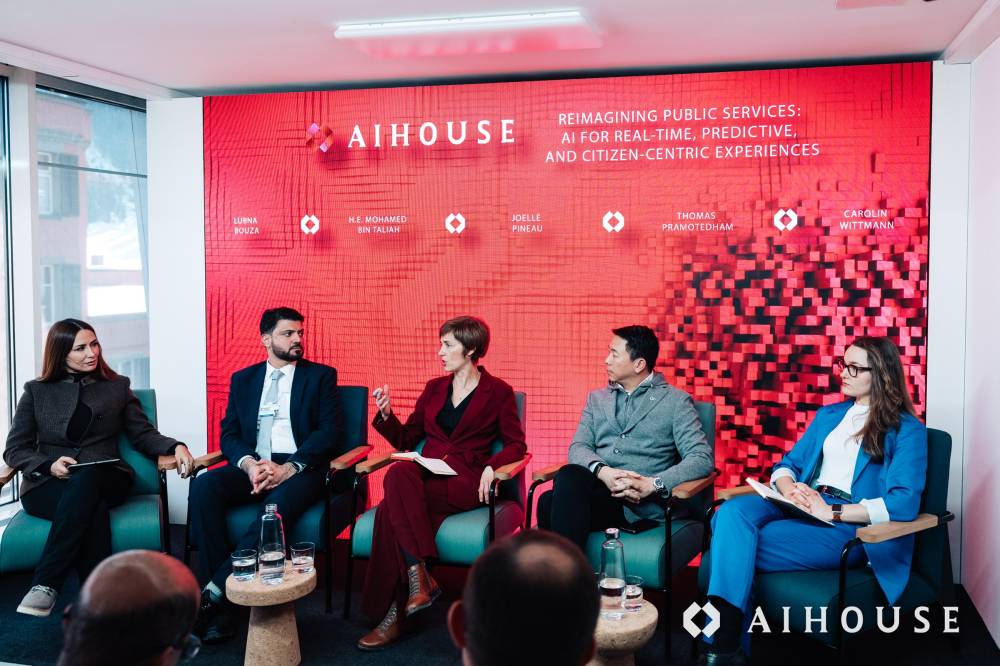 الإمارات تستعرض في «دافوس» تجارب تصفير البيروقراطية وتطوير الخدمات