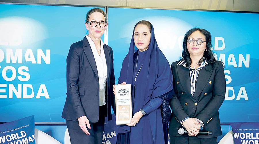 تكريم الشيخة شما بنت محمد بجائزة «2026 world woman hero»