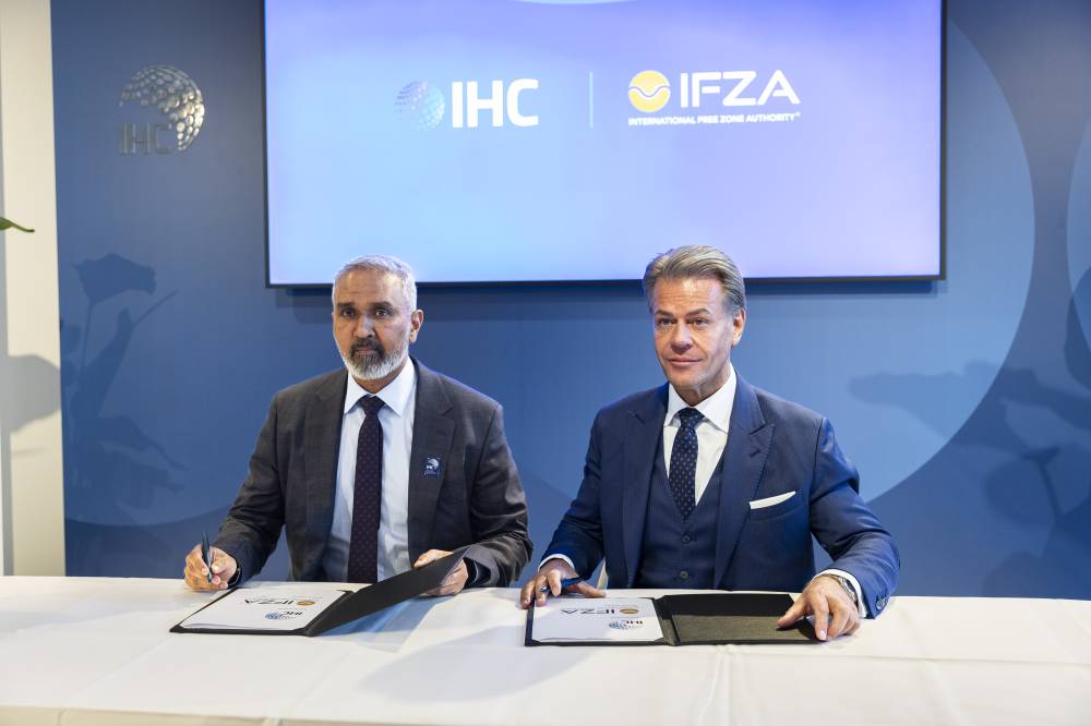 سيد شعيب ومارتن بيدرسن يوقعان الشراكة