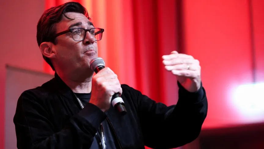 حزب العمال البريطاني يمنع آندي بيرنام من العودة إلى البرلمان