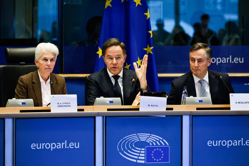 مارك روته خلال جلسة أسئلة وأجوبة أمام البرلمان الأوروبي