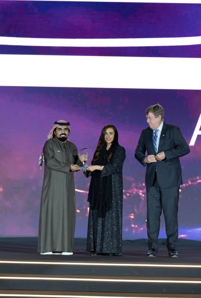 «ألِف» للتطوير العقاري تُبرم شراكة مع «أمريكية الشارقة»