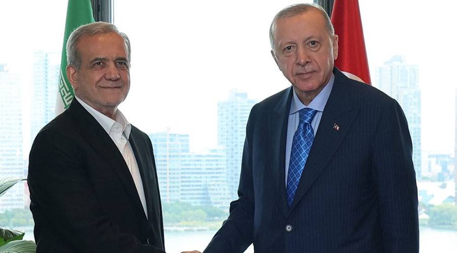 تركيا تدخل على خط التهدئة.. أردوغان يبلغ بزشكيان استعداده للوساطة بين إيران وأمريكا