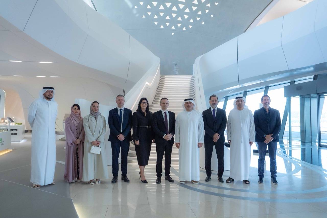 هاريس دوكاس: الشارقة وأثينا ترتبطان بإرثهما الثقافي