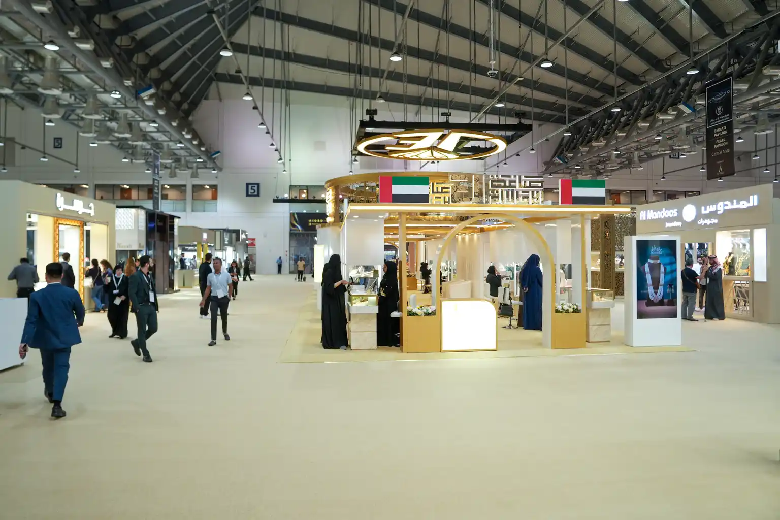 منصة الصاغة تستقطب زوار «جواهر الإمارات»