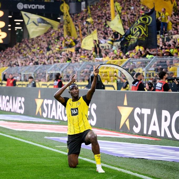 جيراسي يسجل ثنائية في فوز دورتموند 3-2 على هايدنهايم