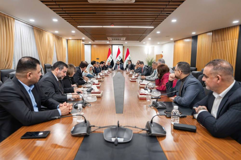 جانب من اجتماع رئيس مجلس النواب العراقي برؤساء الكتل النيابية
