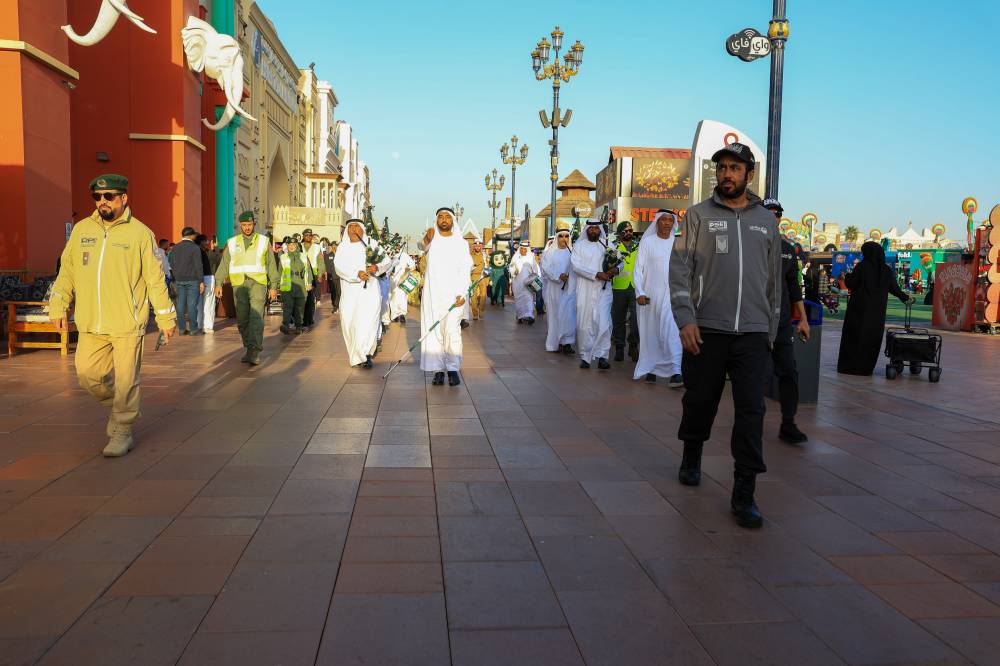 شرطة دبي تحتفي بـ «حق الليلة» وسط أجواء تراثية