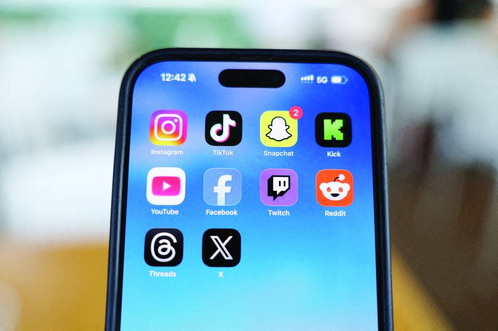 تطبيق سنابتشات (رويترز)