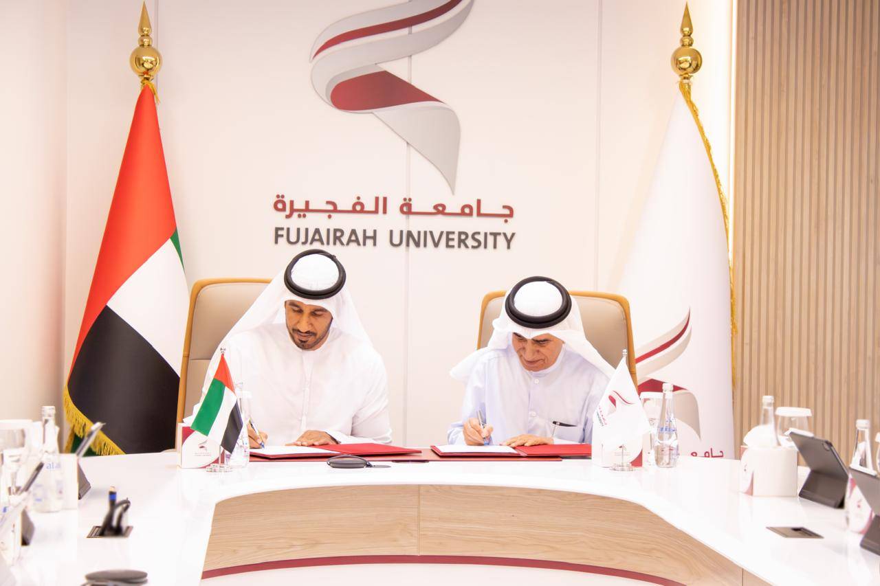 الجاسم والأفخم يوقعان الاتفاقية 