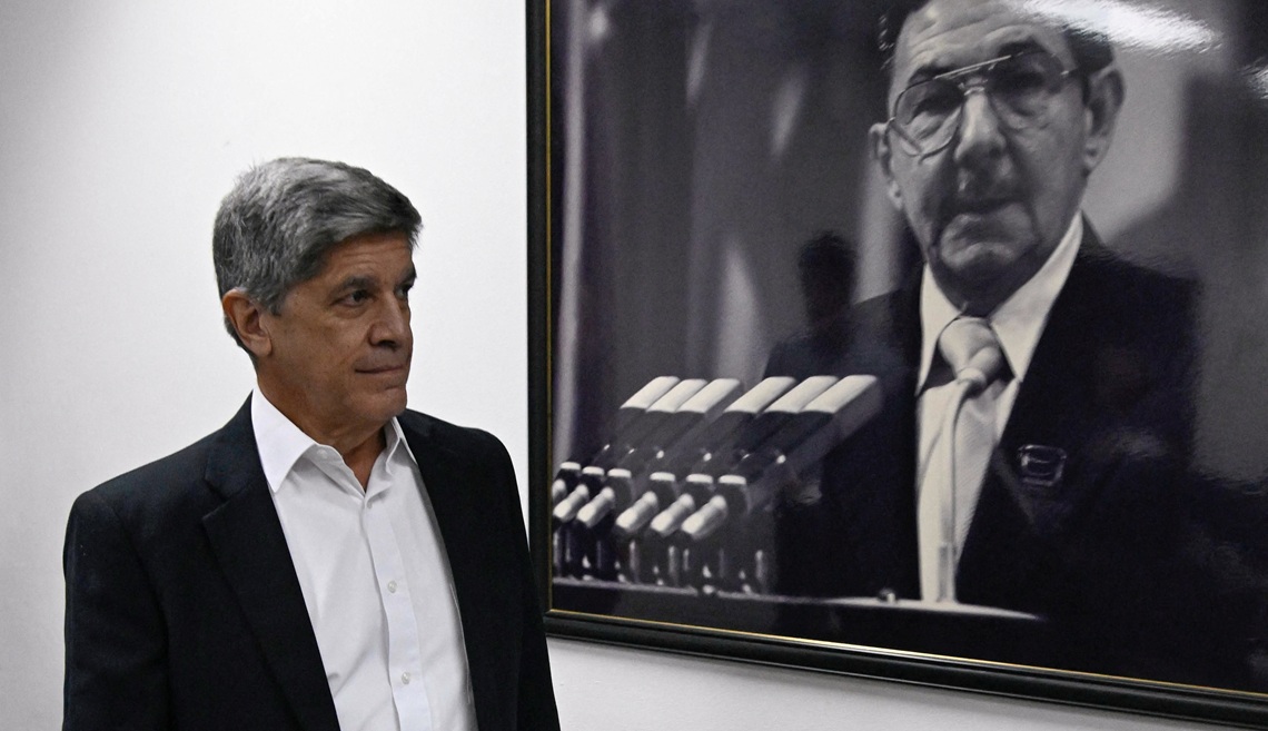 نائب وزير الخارجية الكوبي كارلوس فرنانديز دي كوسيو