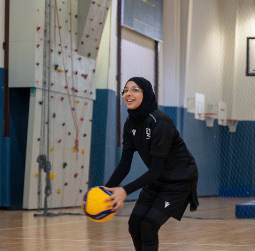 «سجايا فتيات الشارقة» تنظم برامج تفاعلية لتنمية المهارات والإبداع