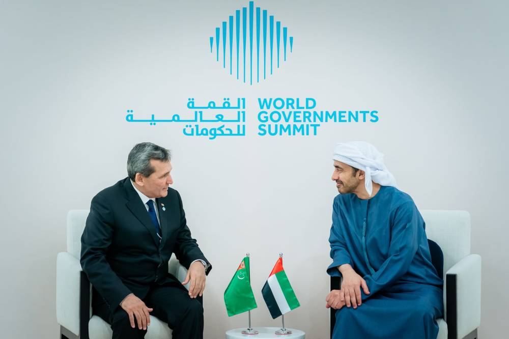 عبدالله بن زايد يبحث العلاقات الثنائية مع وزير خارجية تركمانستان