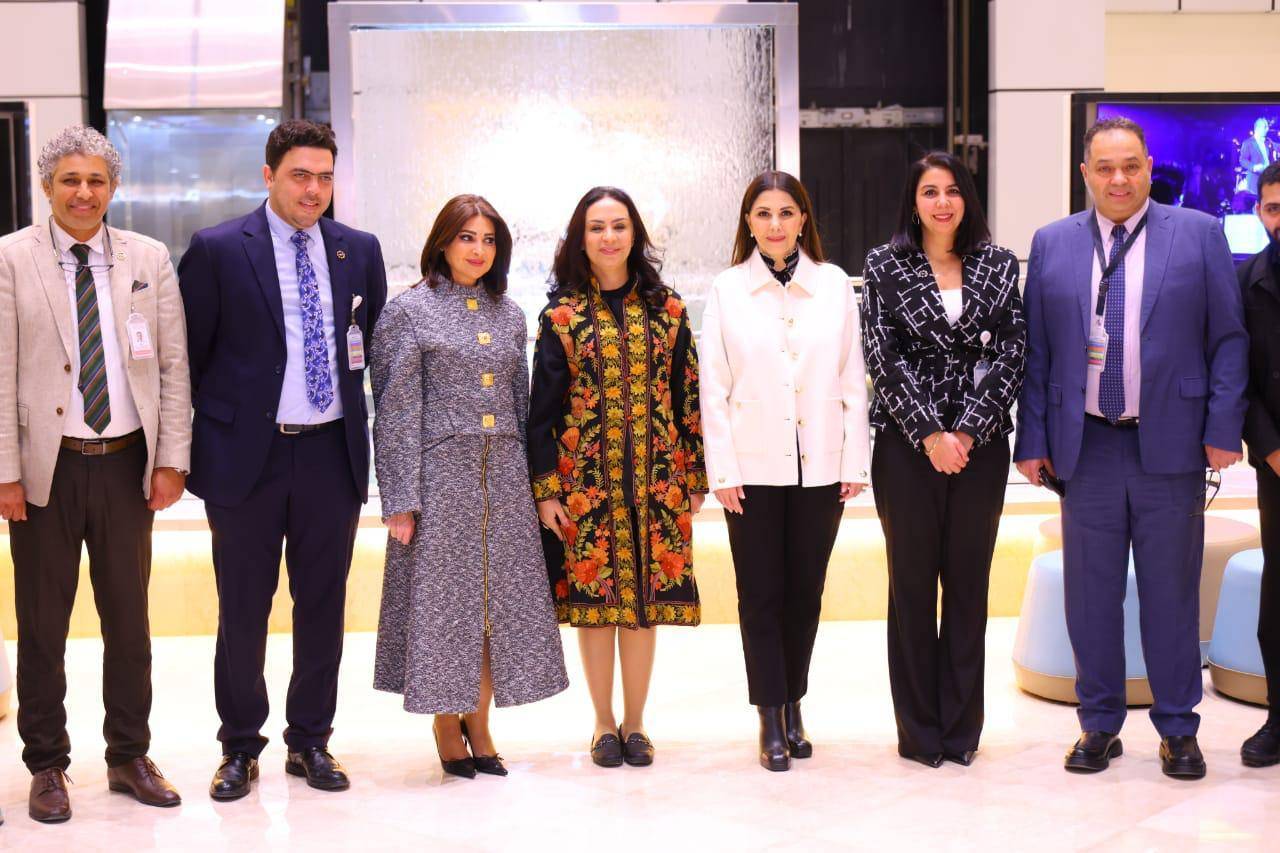 ماجدة الرومي تزور مستشفى أهل مصر لعلاج الحروق