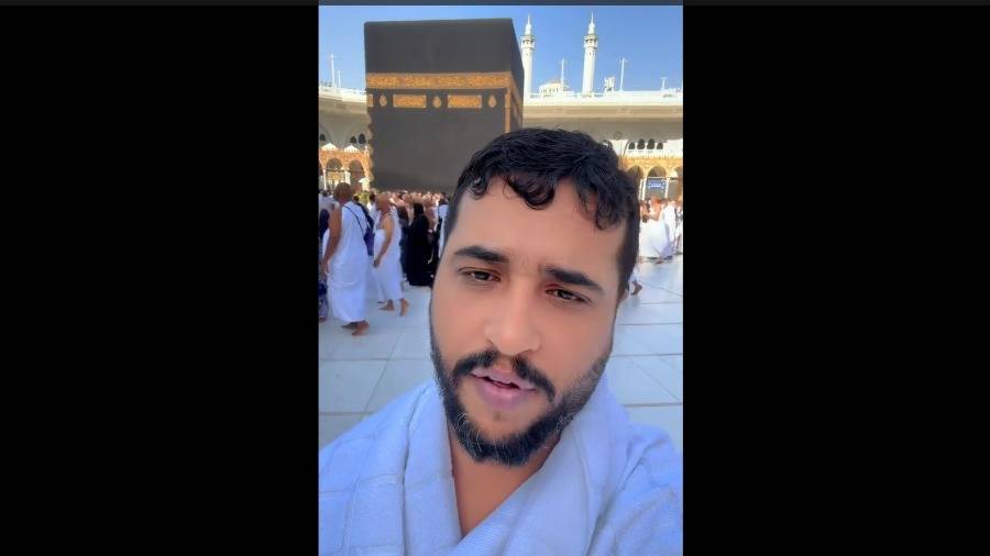 كلمة حق عن محمد بن زايد والإمارات أمام الكعبة المشرفة