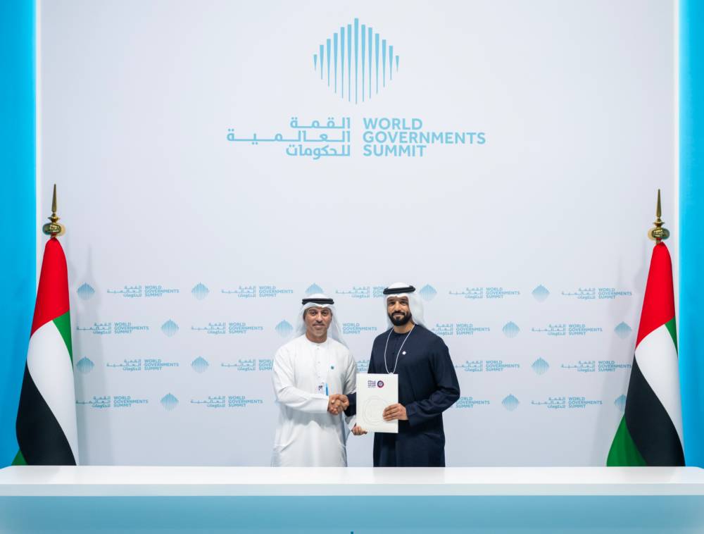 تفاهم بين مركز الشباب العربي ووكالة الإمارات للفضاء