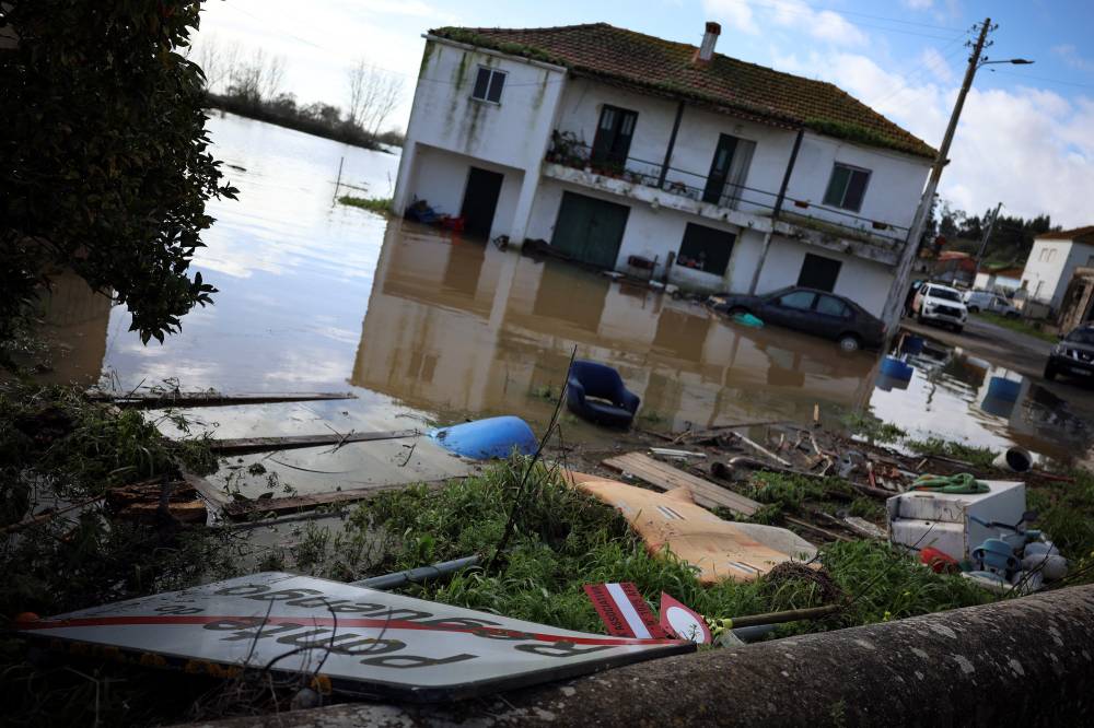 إيبيريا تغرق.. إجلاء الآلاف وإعلان الطوارئ في إسبانيا والبرتغال