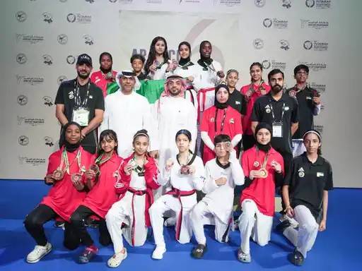  لاعبو ولاعبات الفريق الإماراتي