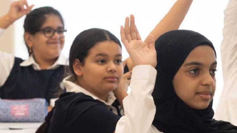 التلاميذ بالمدارس الحكومية في الإمارات