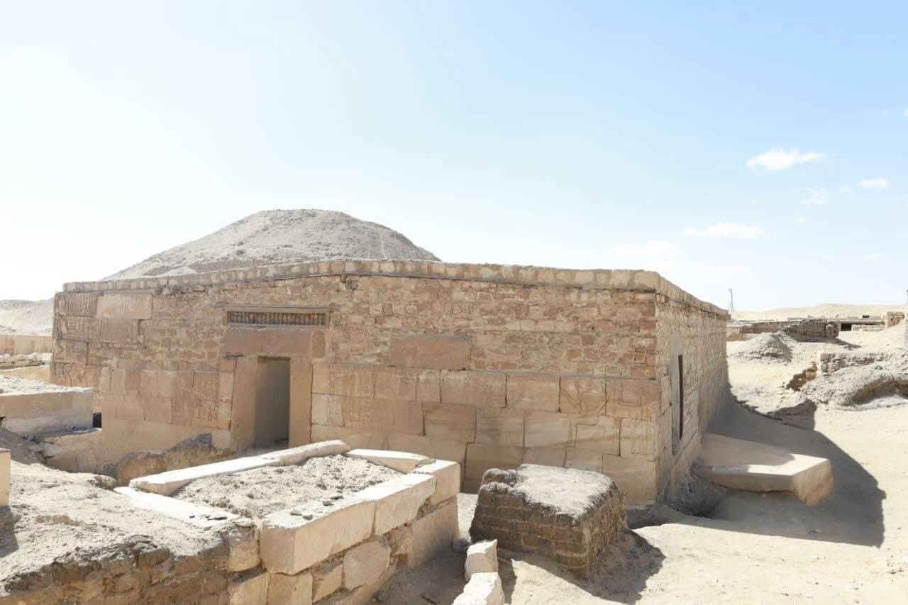 بعد أنباء سرقتها.. النيابة المصرية تفحص مقبرة أثرية في سقارة