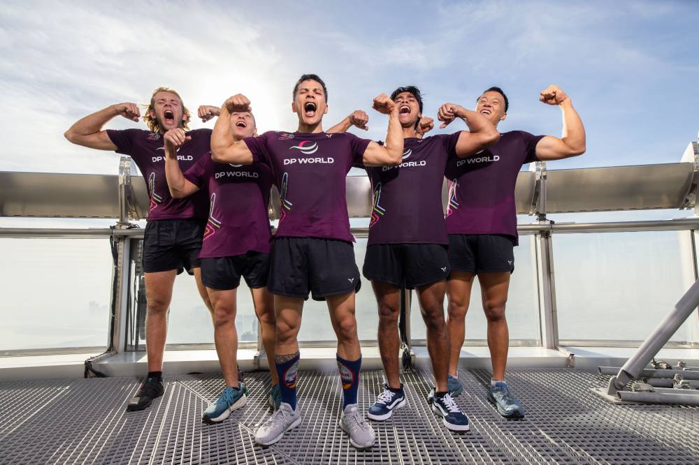 مشاركون بعد الفوز