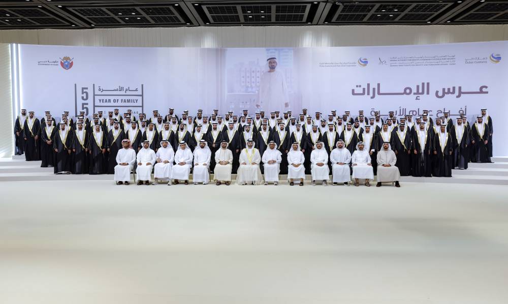 منصور بن محمد يحضر العرس الجماعي لموظفي إقامة دبي وجمارك دبي